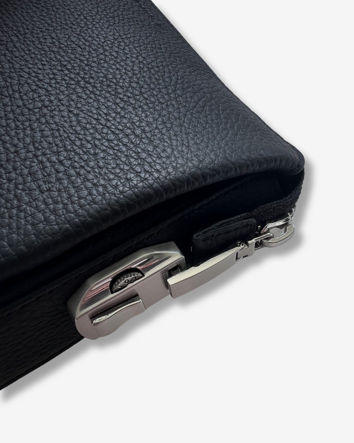 BLEUMONT PRIVÈ CASE